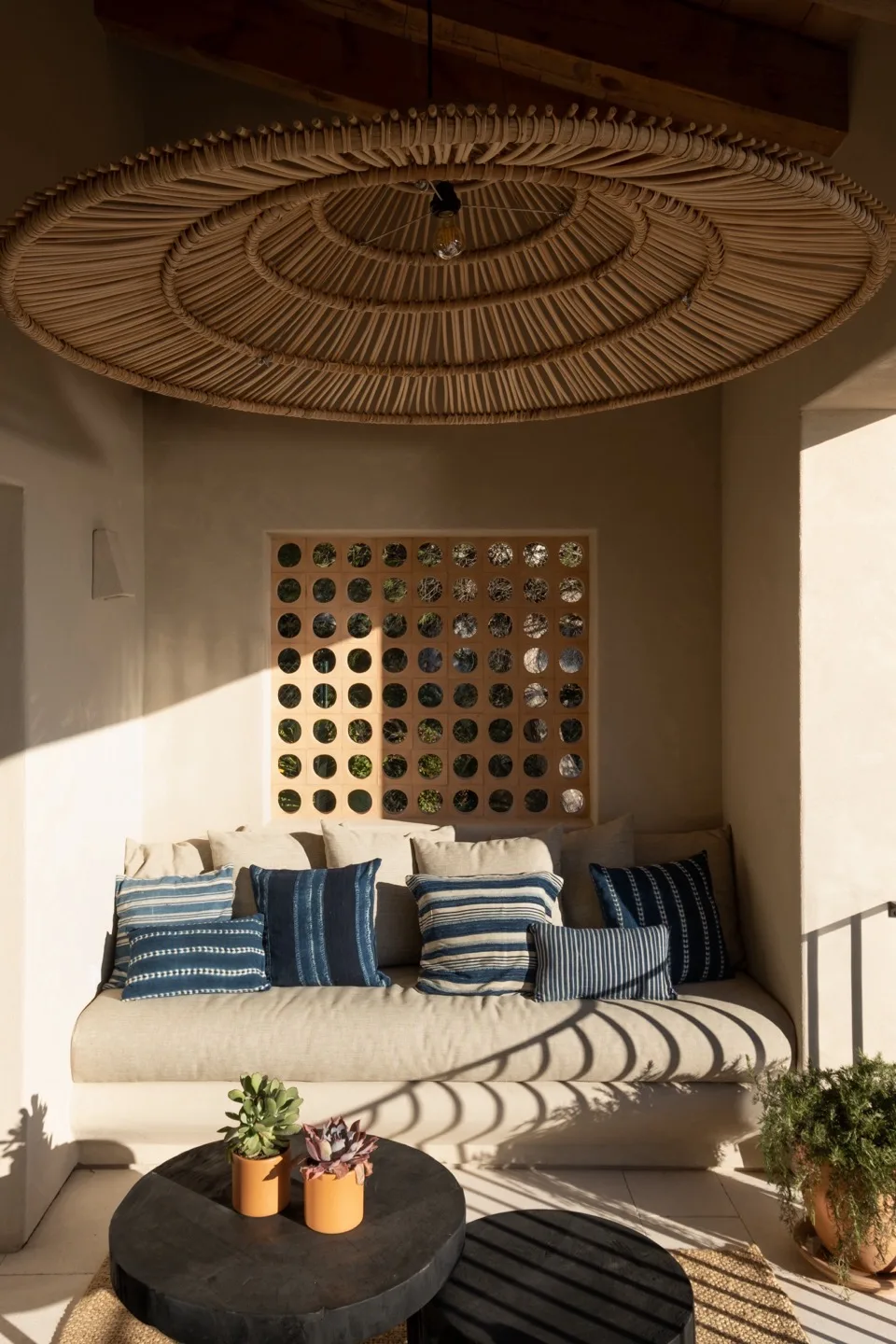 Ca La Mer — Living room