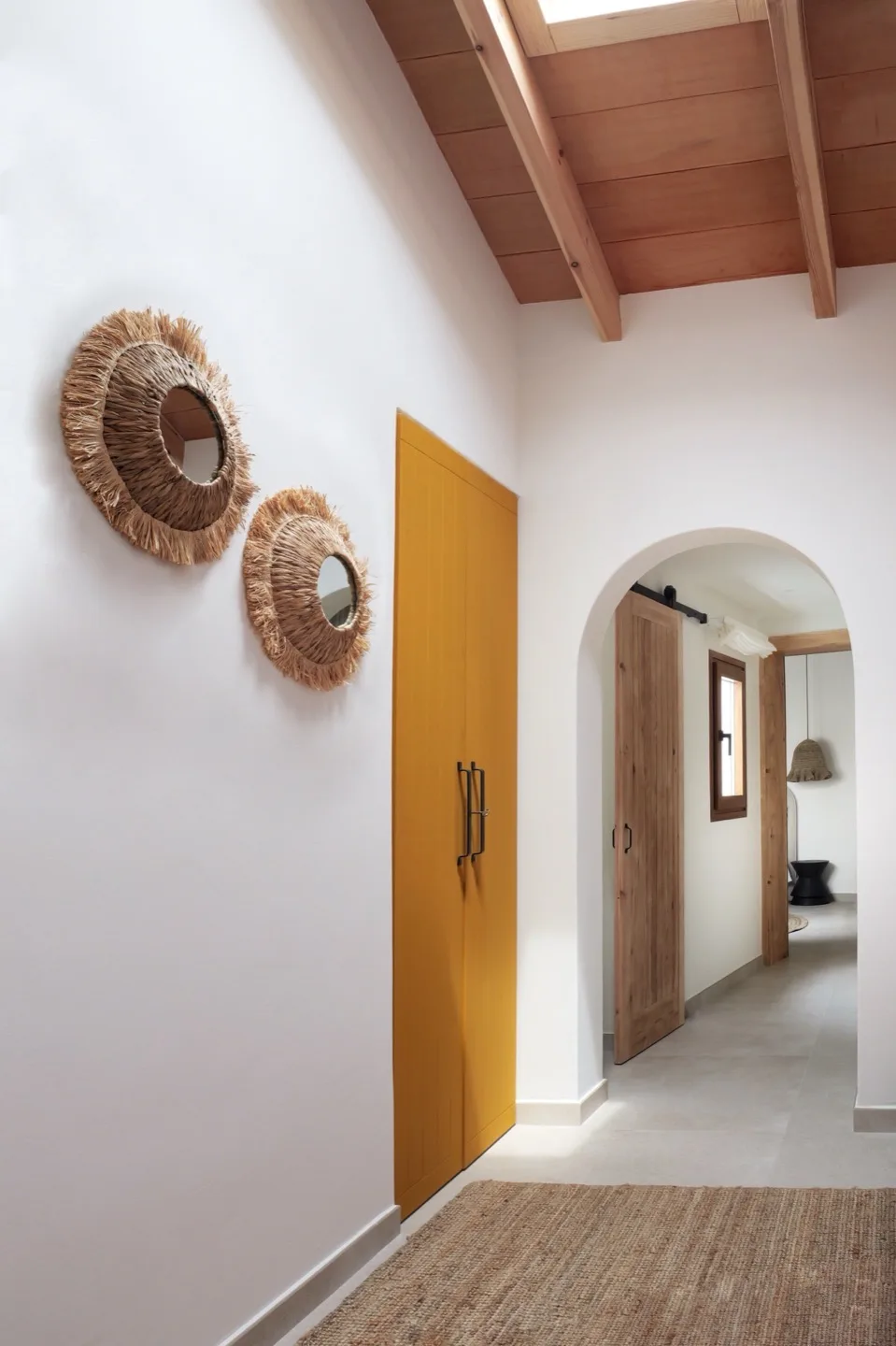 Paraíso — handwoven pink and red pendant lamp detail